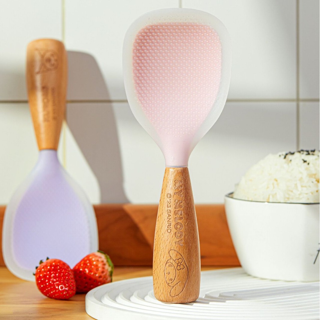 東莞<a href='http://www.jinxiule.com/Products/shuangseguijiaoweizu.html' class='keys' title='點擊查看關于硅膠制品廠的相關信息' target='_blank'>硅膠制品廠</a>:硅膠餐具與塑膠日用品它們的區別 東莞硅膠制品廠:硅膠餐具與塑膠日用品它們的區別